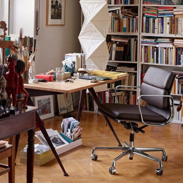 Magic light – Akari UF4-33N floor lamp made of paper and metal - Image 18