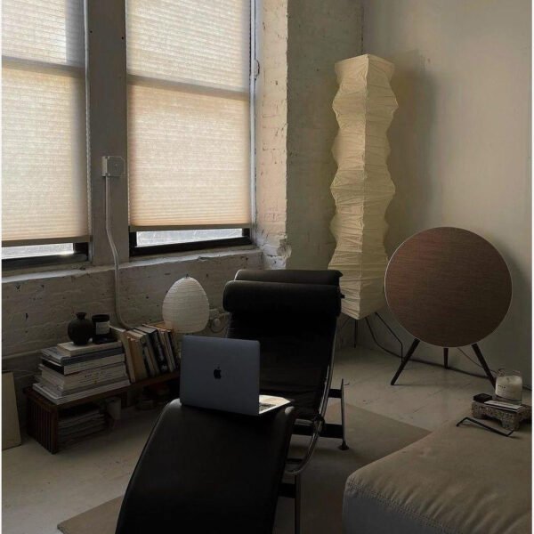 Magic light – Akari UF4-33N floor lamp made of paper and metal - Image 8