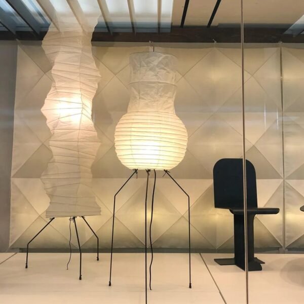 Magic light – Akari UF4-33N floor lamp made of paper and metal - Image 4