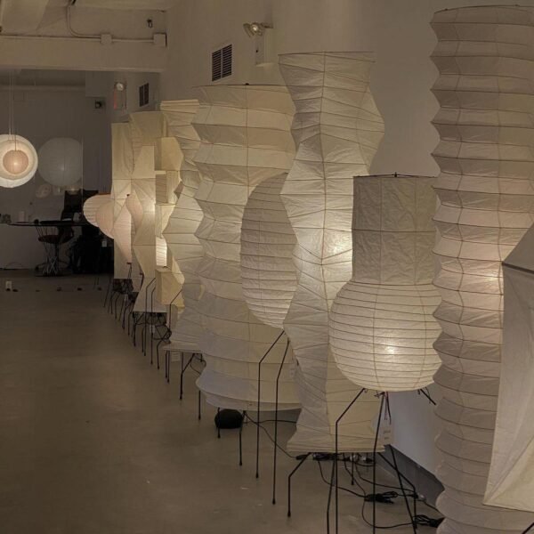 Magic light – Akari UF4-33N floor lamp made of paper and metal - Image 10